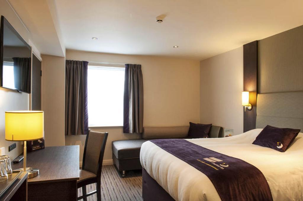 Premier Inn ランカスター エクステリア 写真
