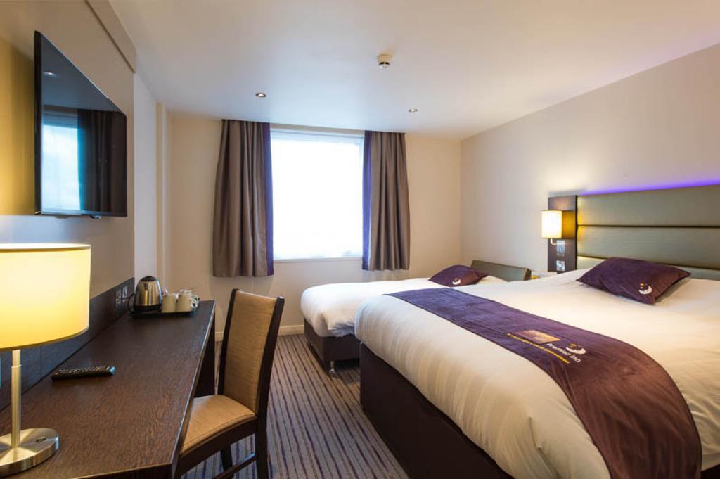 Premier Inn ランカスター エクステリア 写真