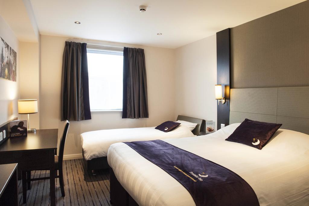 Premier Inn ランカスター エクステリア 写真