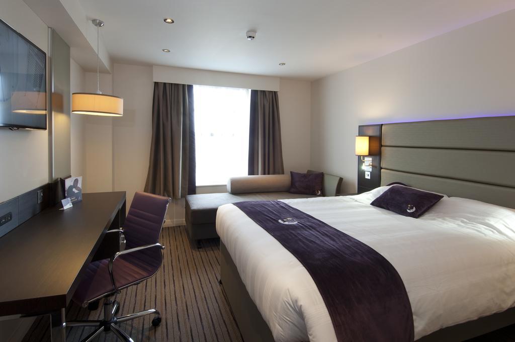 Premier Inn ランカスター エクステリア 写真