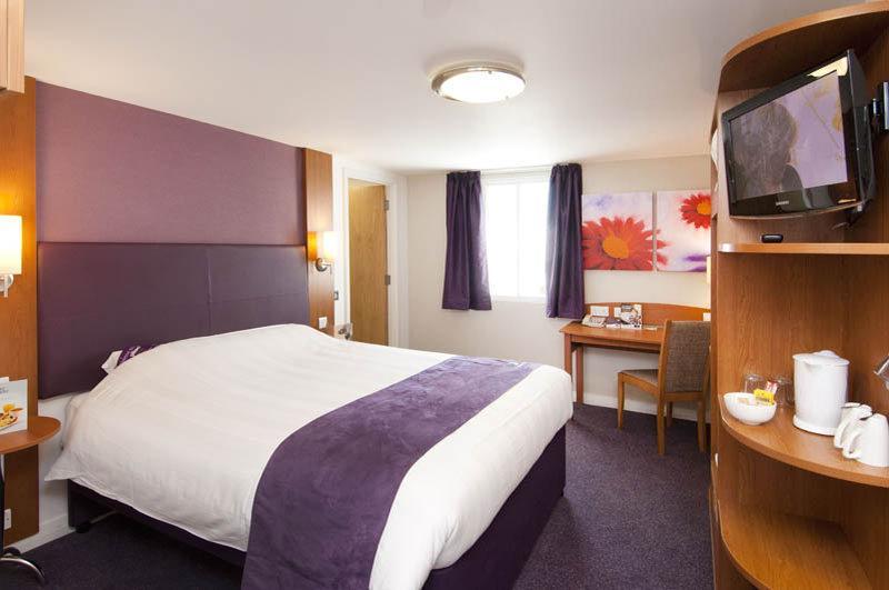 Premier Inn ランカスター エクステリア 写真