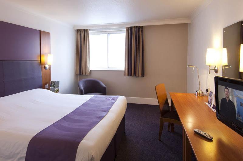 Premier Inn ランカスター エクステリア 写真